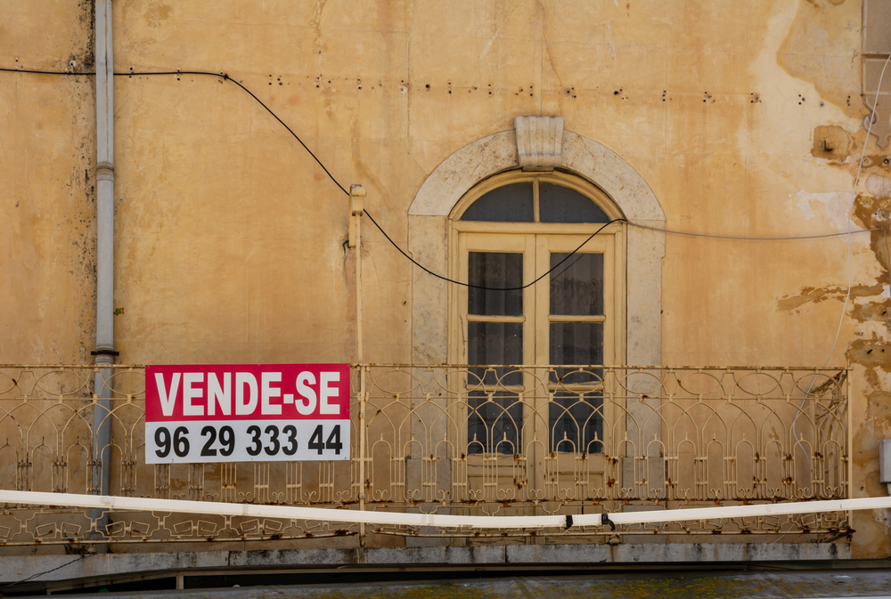 Albufeira,,Algarve,,Portugal,-,6,March,2020:,Close,Up,On