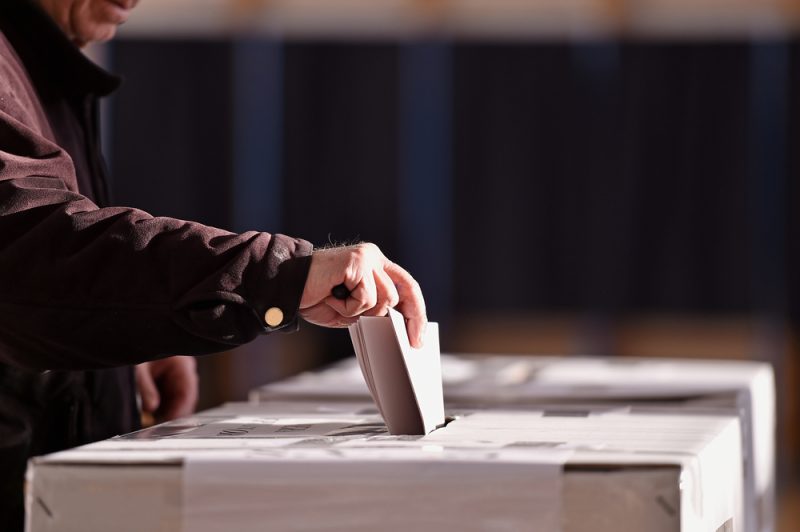 Albanische Opposition hält erstmals Vorwahlen ab