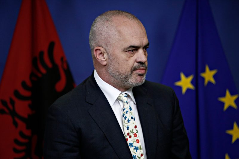 Albanischer Premierminister verspricht höhere Löhne