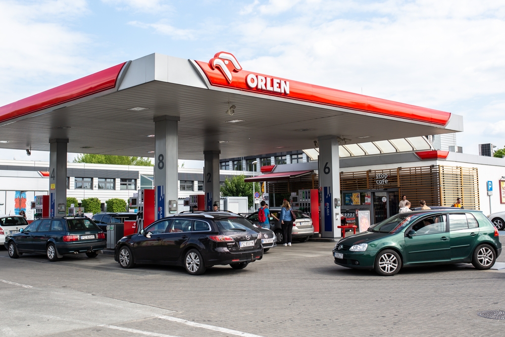 Poznan,,Poland,-,June,11,,2022:,Drivers,Blocking,Gas,Station