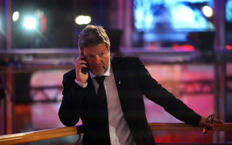Habeck pocht auf Strommarktreform-Stopp bis zu EU-Wahlen 2024