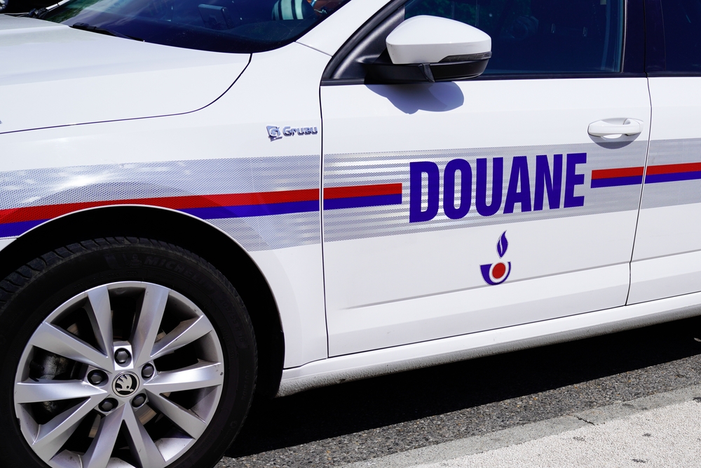 Bordeaux,,,Aquitaine,France,-,07,28,2022,:,Douane