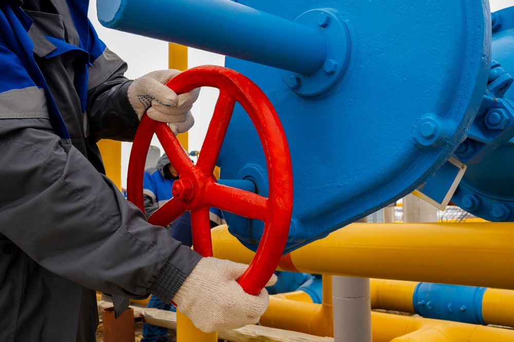 Gas,Transmission,System,And,Gas,Pipeline.,Communications,,The,Worker,Opens