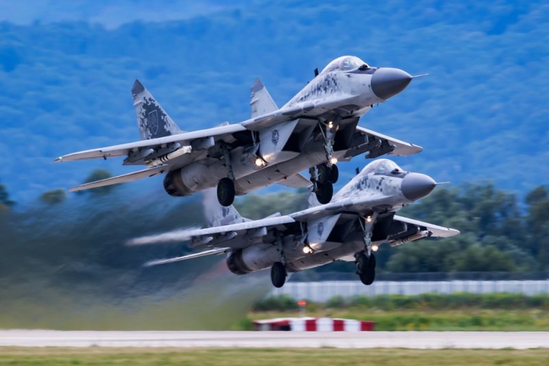 Ukraine: Slowakei uneins über Lieferung von Kampfjets
