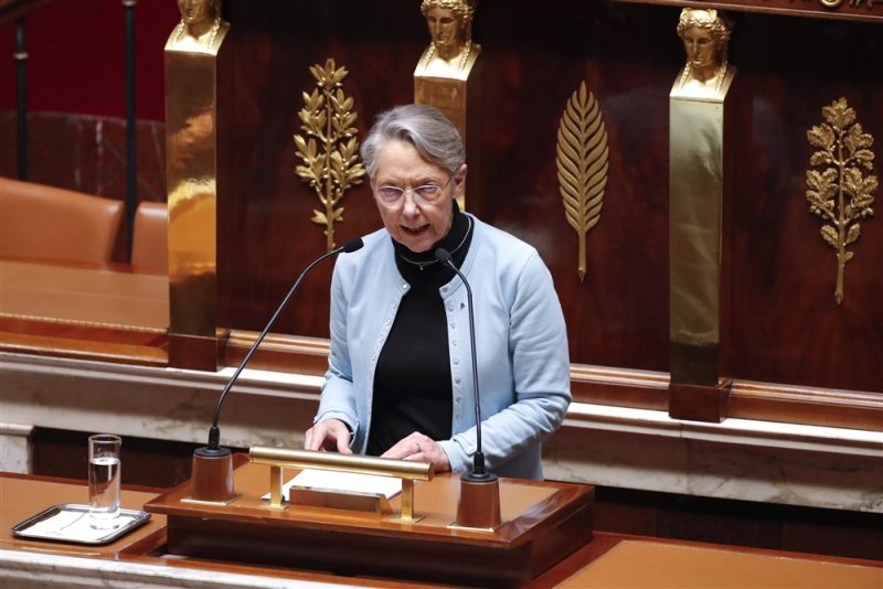 Borne will Opposition entgegenkommen, Proteste gehen weiter