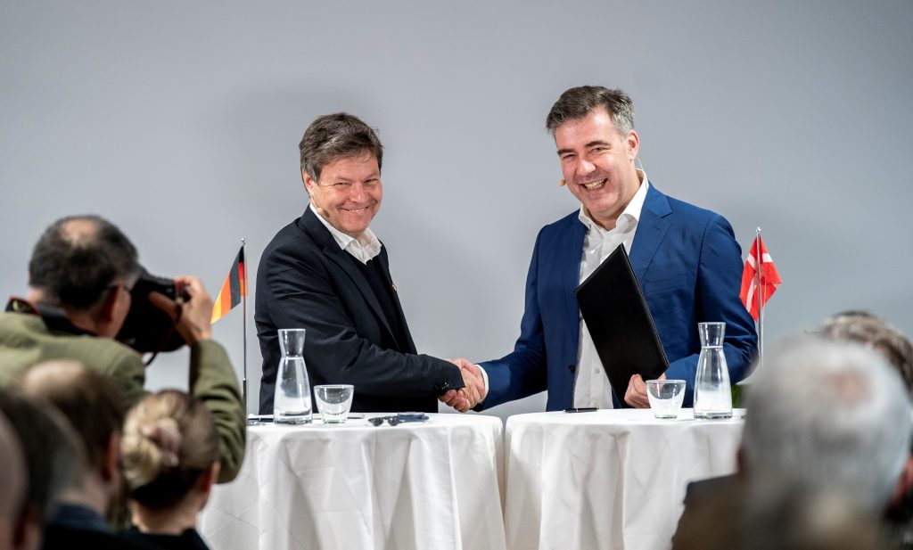 Danish and German climate ministers sign agreement on new hydrogen pipeline