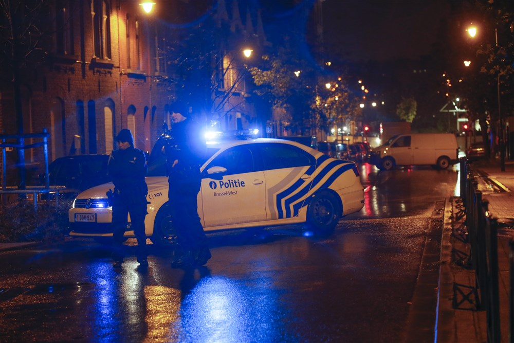 Arrest in Brussels during raids linked to Paris attacks