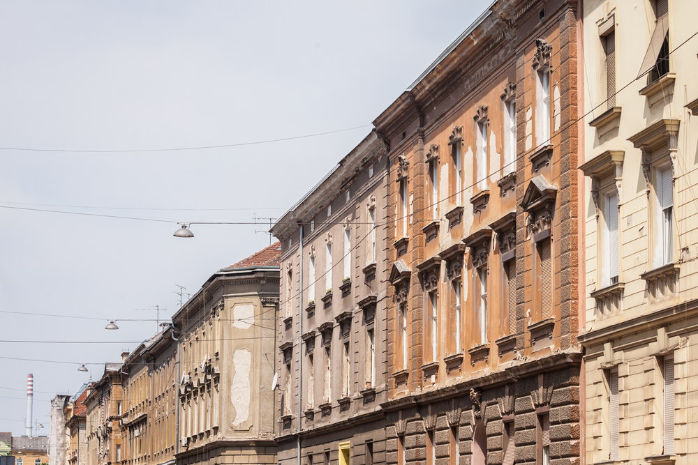 Typical,Austro,Hungarian,Facades,Of,Decaying,Dilapidated,Old,Appartment,Residential