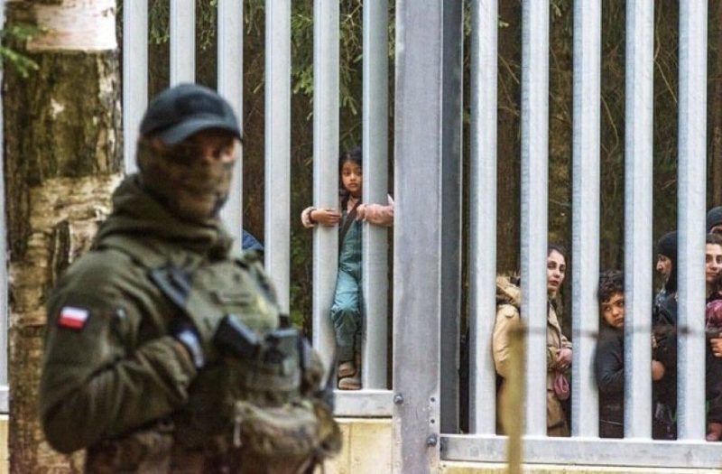 Migranten sitzen an polnisch-belarussischer Grenze fest