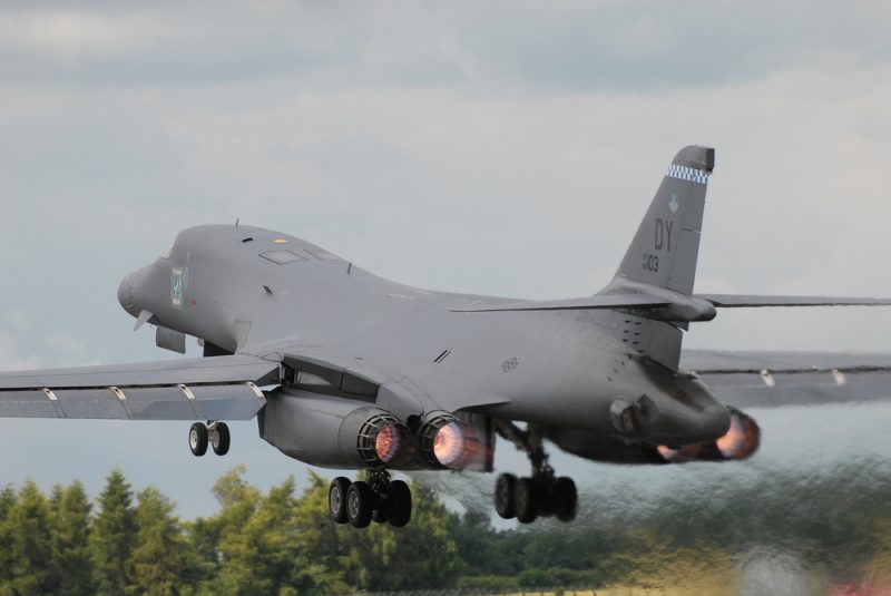 Bosnischer Serbenführer kritisiert USA für Überflug von Kriegsflugzeugen