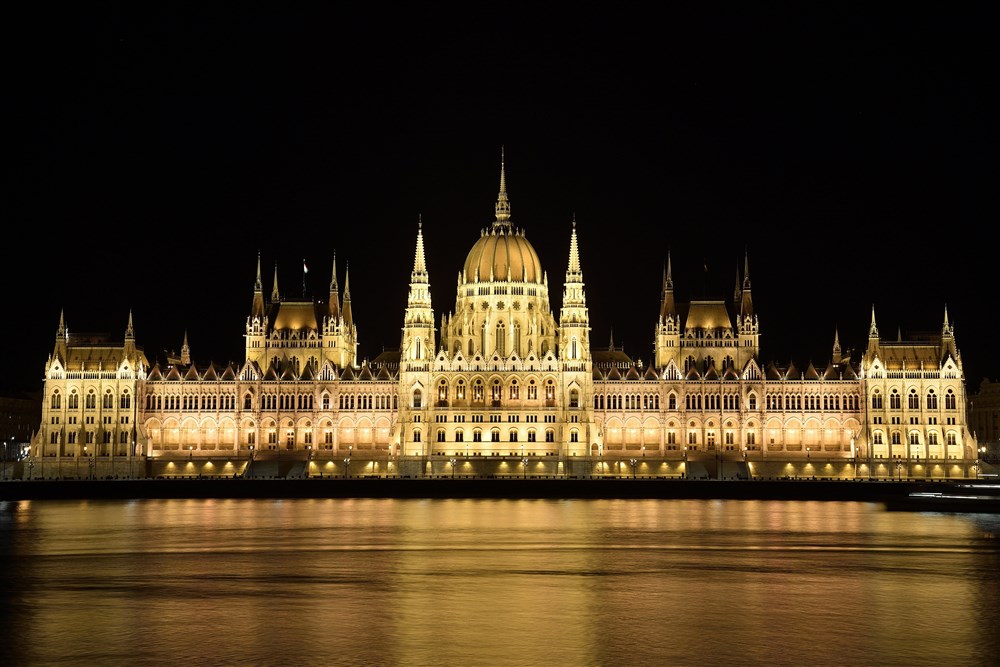 Budapest marks Earth Hour