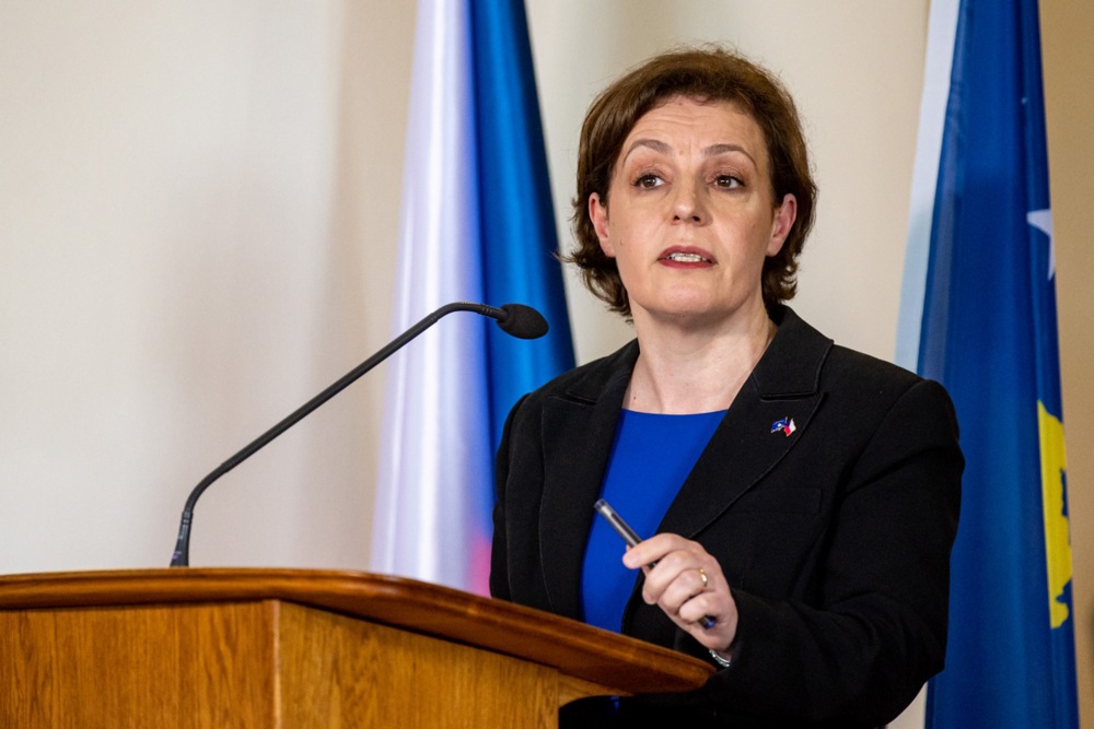Kosovo’s Foreign Minister Gervalla-Schwarz visits Prague