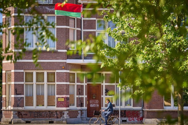 Belarussische Botschaft in den Niederlanden beschädigt