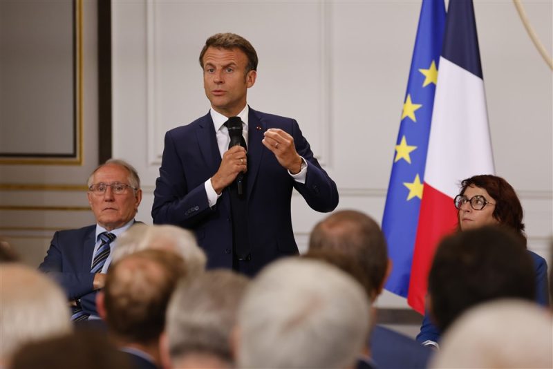 Macron erwägt soziale Medien bei Unruhen abzuschalten