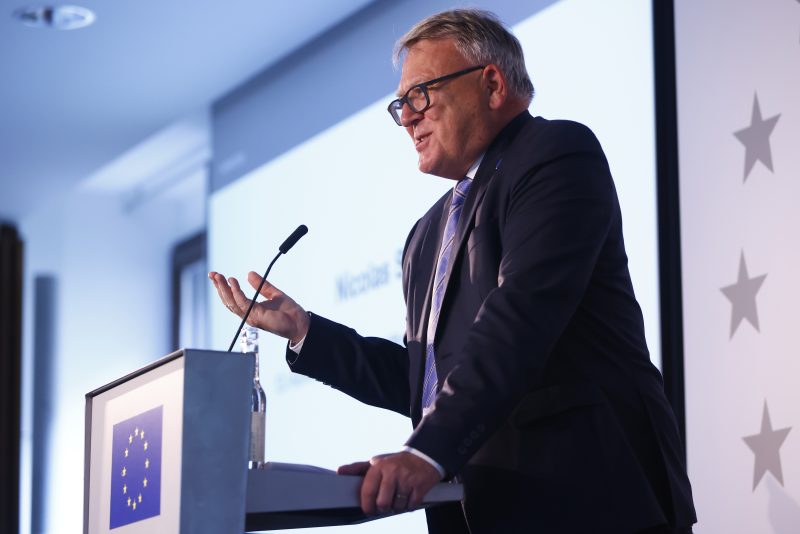 EU-Kommission: Regulierung für Algorithmus-Management von Arbeitnehmern