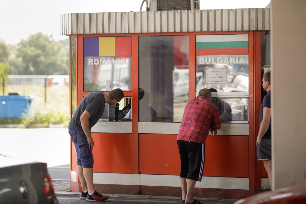Giurgiu,,Romania,-,July,1,,2021:,Drivers,Show,The,Border