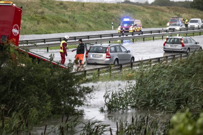 Sturm fegt weiter über die nordischen Länder und verursacht Erdrutsche