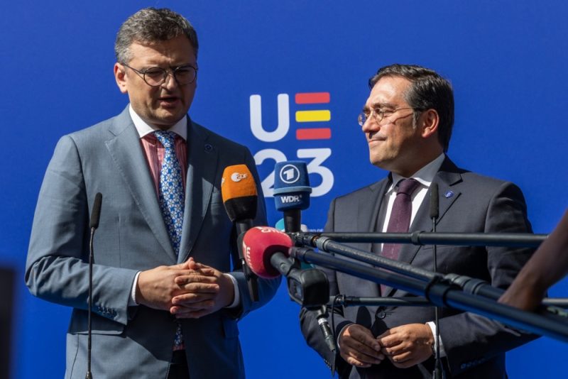 Ukrainischer Außenminister geht Kritiker der Gegenoffensive an
