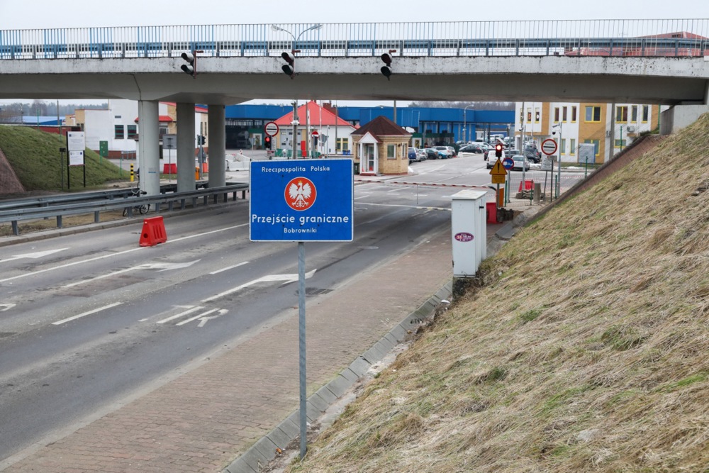 Polish-Belarusian border checkpoint closed in Bobrowniki