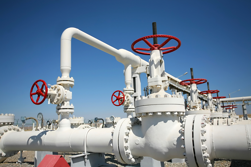 Oil,And,Gas,Processing,Plant,With,Pipe,Line,Valves