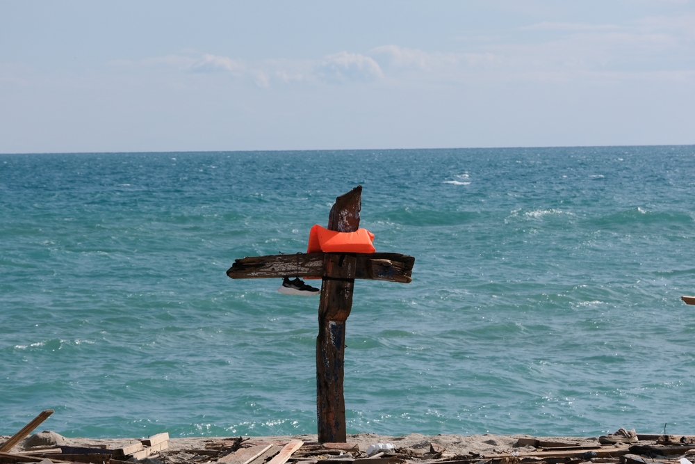 Cutro,,Crotone,,Italy,,5,March,2023,,Crucifix,In,The,Beach