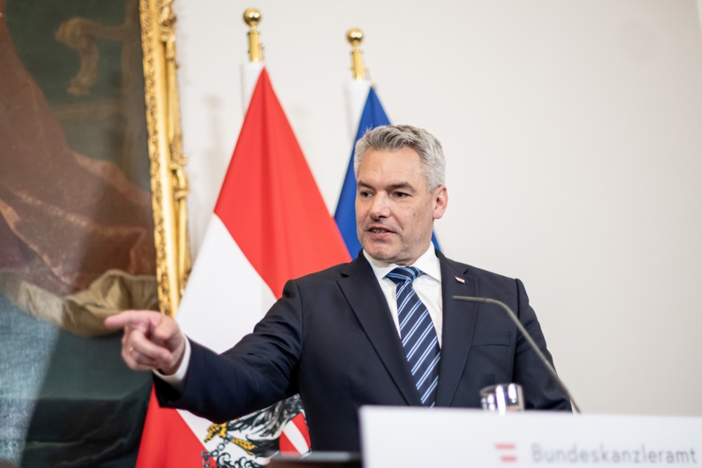 Prime Minister of South Korea Han Duck-soo visits Austria