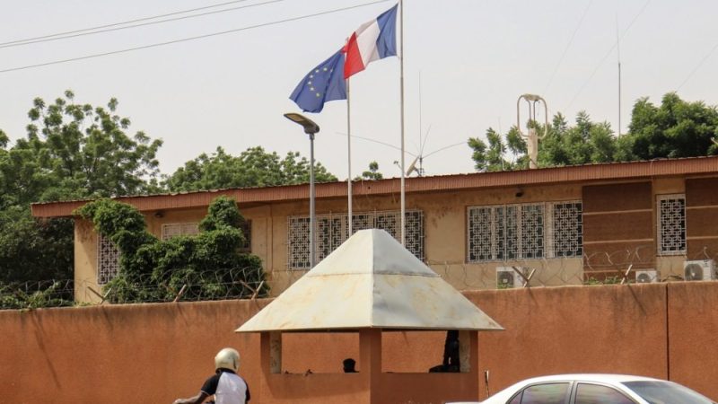 Putsch: Frankreich weigert sich, Botschafter in Niger abzuziehen