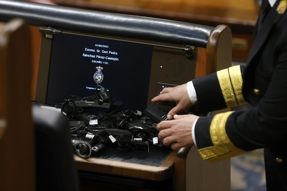 Spain’s Lower House starts the use of official languages at Parliament