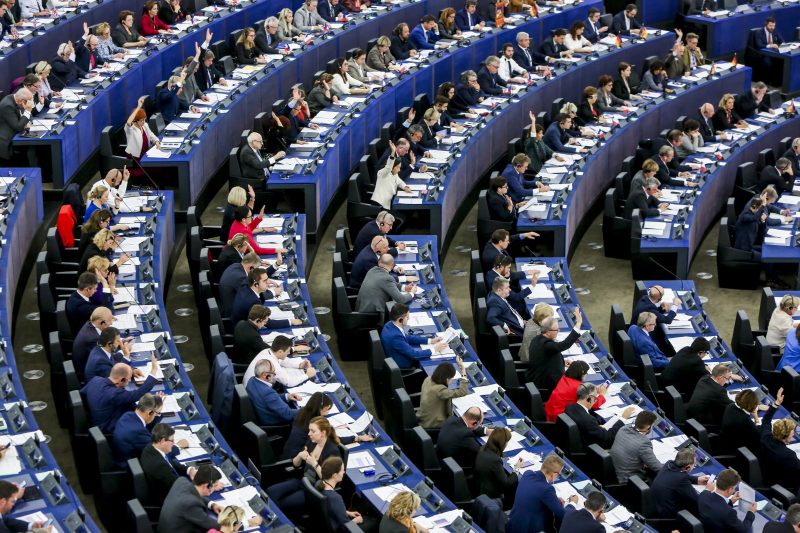 Trotz Zwist mit EU-Staaten: Parlament billigt neue Sitzverteilung