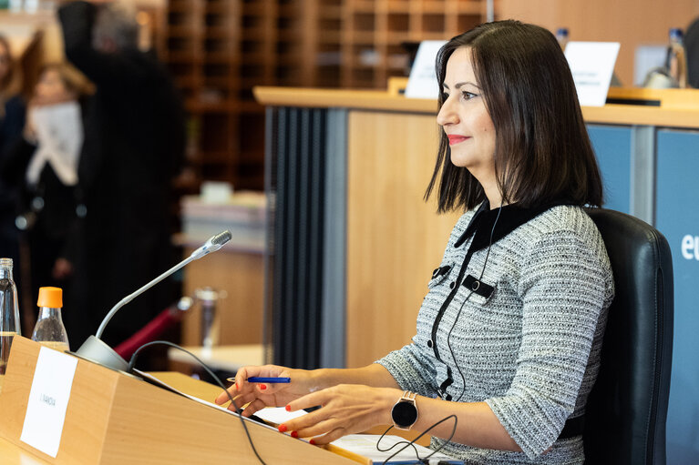 Neue bulgarische Kommissarin besteht Prüfung durch EU-Parlament