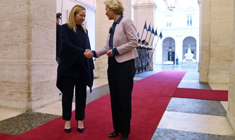 Italiens Premierministerin Giorgia Meloni und die Präsidentin der Europäischen Kommission Ursula von der Leyen