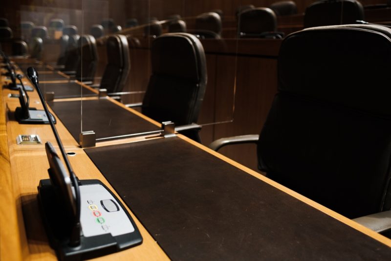 Novum: Spanisches Parlament wird mehrsprachige Sitzung abhalten