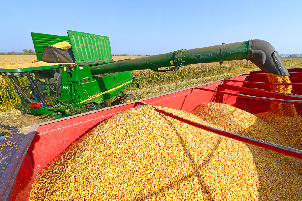 Kalush,,Ukraine,Ã¢â?â?,October,14:,Modern,John,Deere,Combine,Harvesting