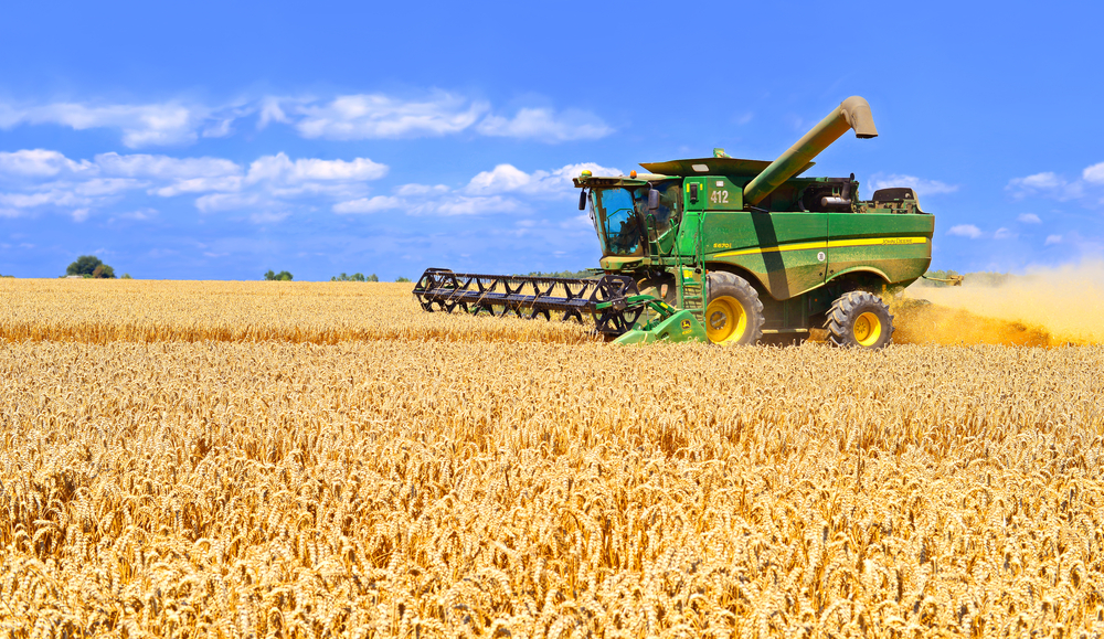 Kalush,,Ukraine,-,July,17:,Modern,John,Deere,Combine,Harvesting