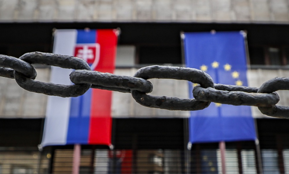Russia expels Slovak diplomats