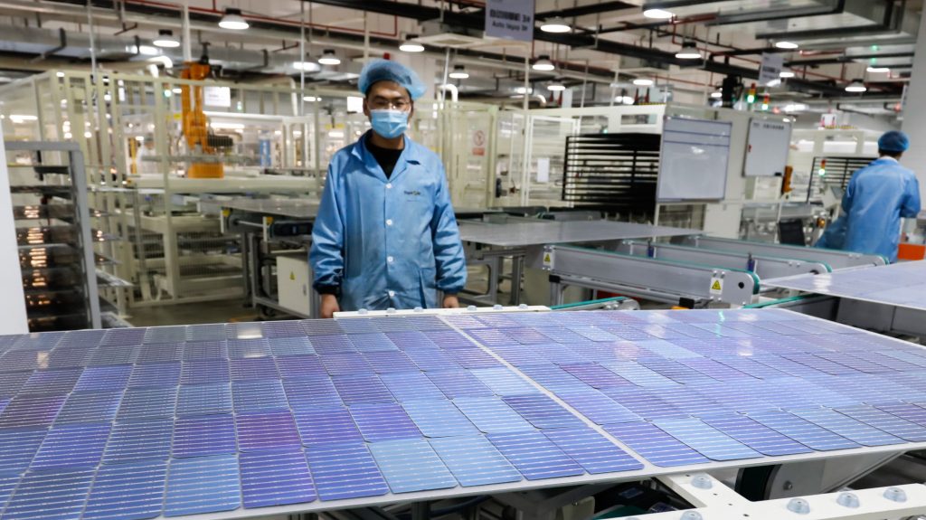 Solar China worker