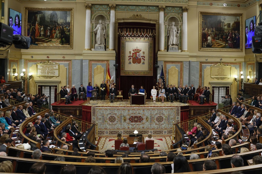 Spain’s Crown Princess Leonor swears allegiance to Spanish Constitution
