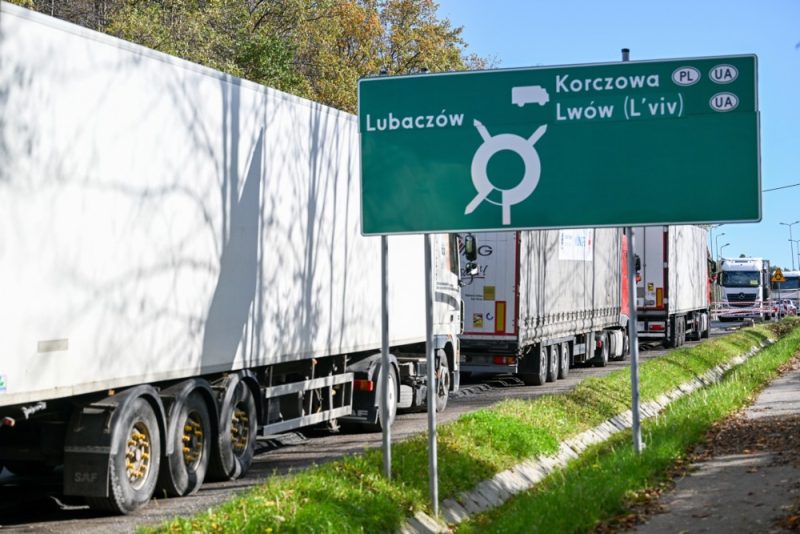 Ukraine: Polen soll Grenzblockade durch Lastwagenfahrer beenden