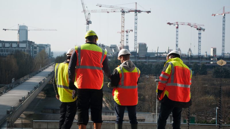 Arbeitserlaubnis für Asylbewerber: Vorschlag spaltet Frankreich