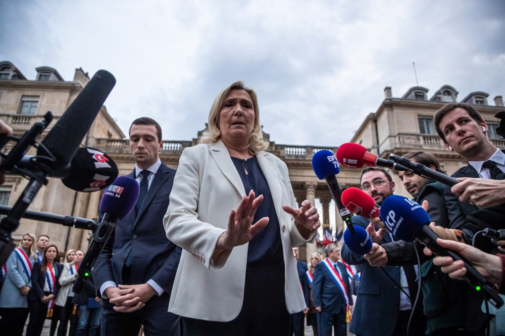 Marine Le Pen’s party observe a minute of silence to pay tribute to Lola, a young schoolgirl found dead in Paris