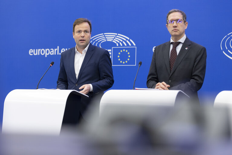 EU-Wahlen: Parlament fordert Vorschlagsrecht für Kommissionspräsidentschaft