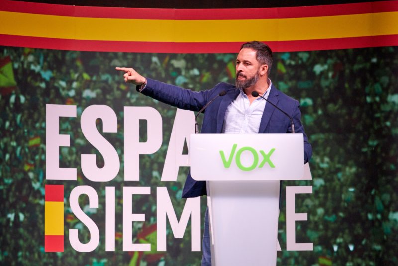 Spanische Volkspartei wegen Zusammenarbeit mit Rechtspopulisten in der Kritik