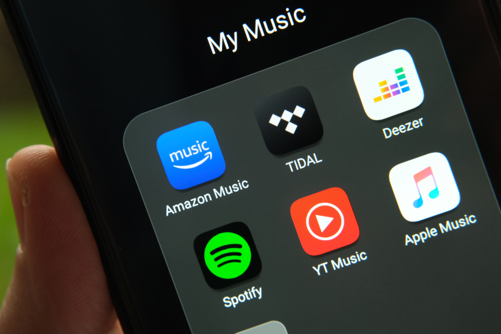 Amazon,Music,,Tidal,,Deezer,,Spotify,,Yt,Music,,Apple,Music.,Streaming