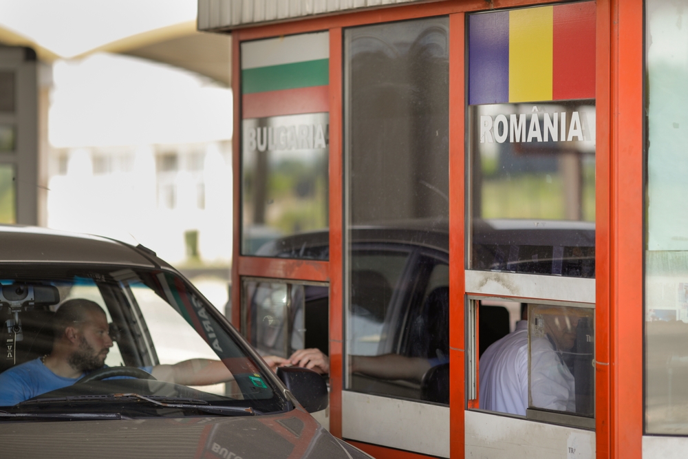 Giurgiu,,Romania,-,July,1,,2021:,Drivers,Show,The,Border