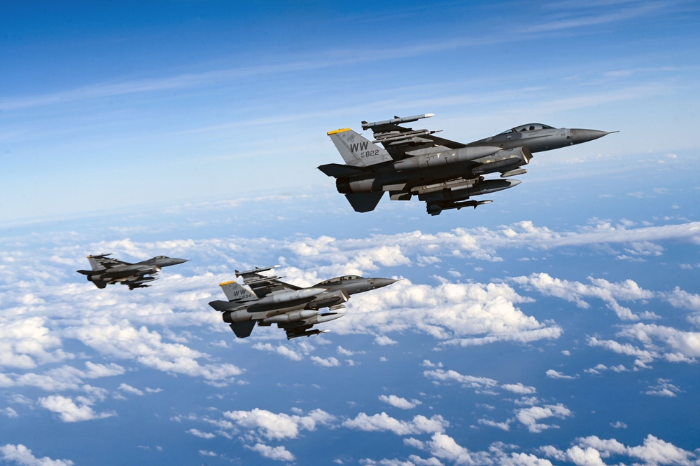F-16,Advanced,Fighter,Jet,Flying,In,Formation,With,Other,F-16s