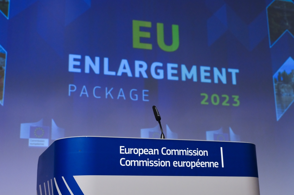 A,Podium,Prior,A,Press,Conference,At,The,European,Commission