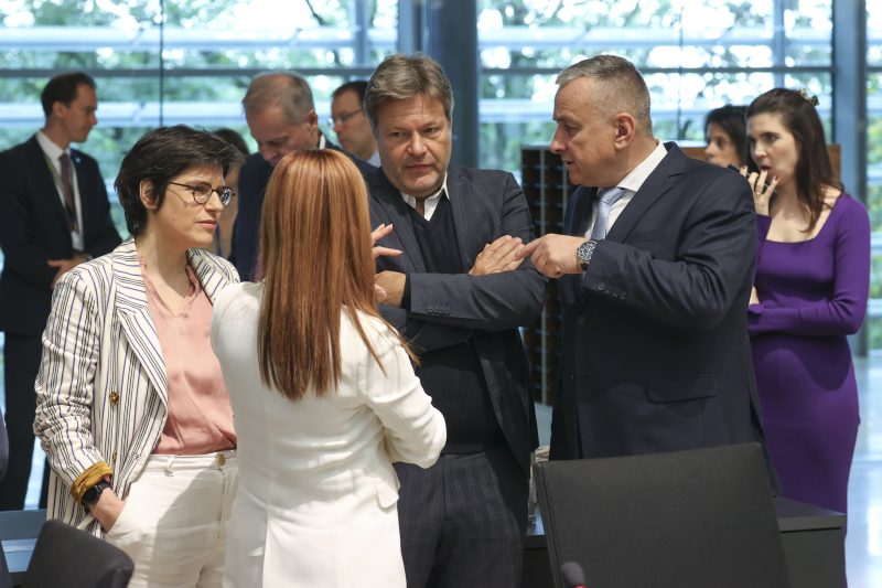 EU-Strompreise sinken: Kommt mit 2024 das Ende der Energiesubventionen?