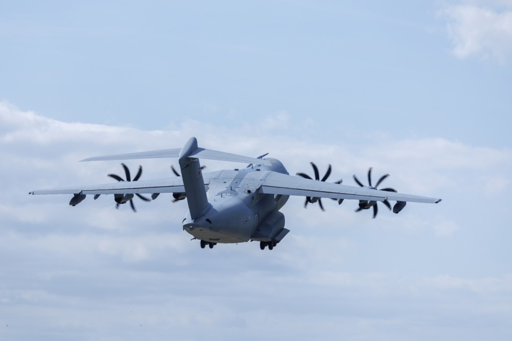 German Air Force flies aid supplies to Libya