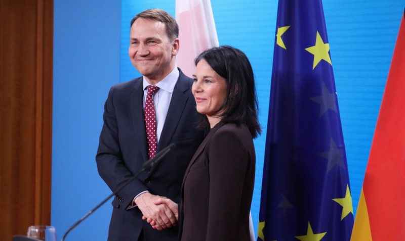Unterstützung der Ukraine: Polnischer Außenminister lobt Deutschlands Kehrtwende