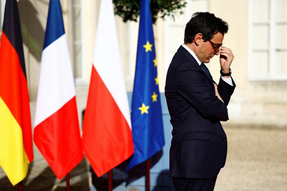 Foreign ministers from France, Germany and Poland meet near Paris